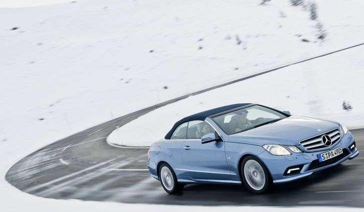 Mercedes E w miękkim kapeluszu