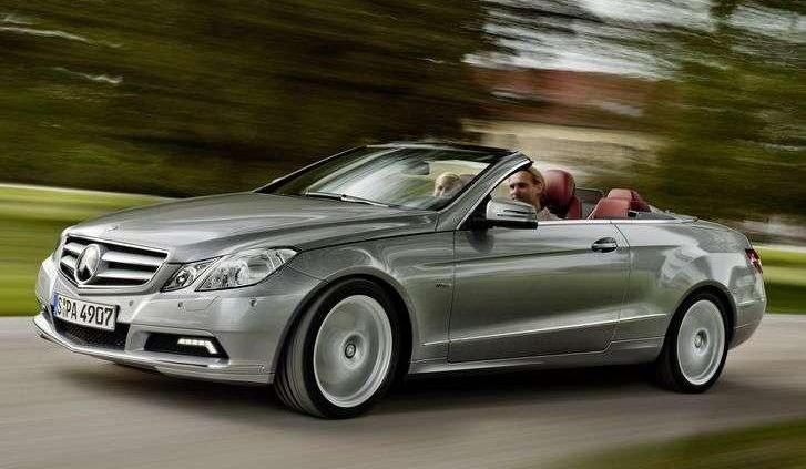 Mercedes E w miękkim kapeluszu