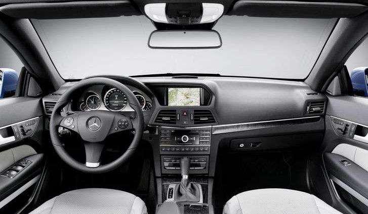 Mercedes E w miękkim kapeluszu