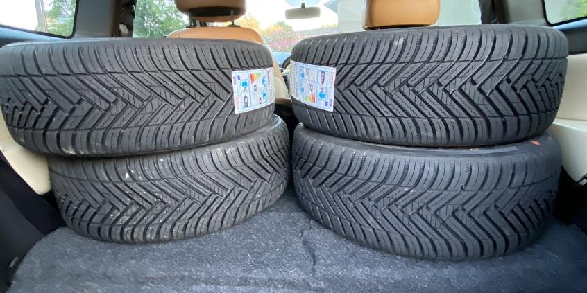 Opony całoroczne (wielosezonowe) – czym naprawdę są? [poradnik]