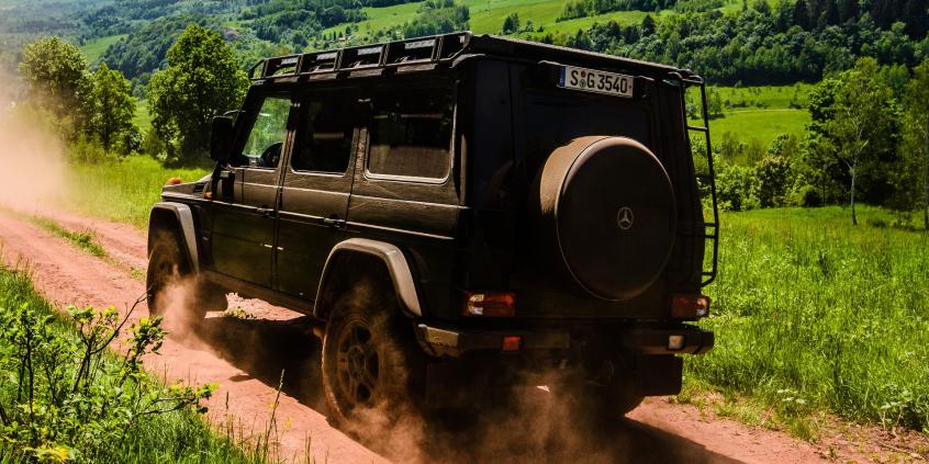 Gdzie umieścić tablicę rejestracyjną zgodnie z prawem? [poradnik]