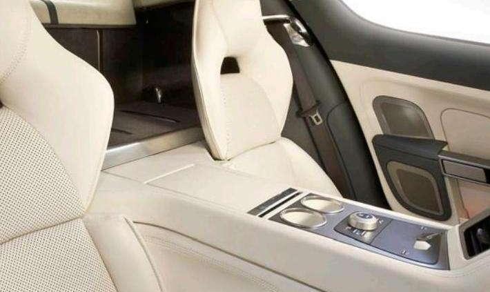 Aston Martin Rapide - świat zwariował