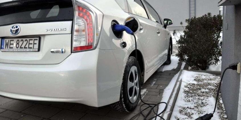 Toyota Prius Plug-in - zimna kalkulacja