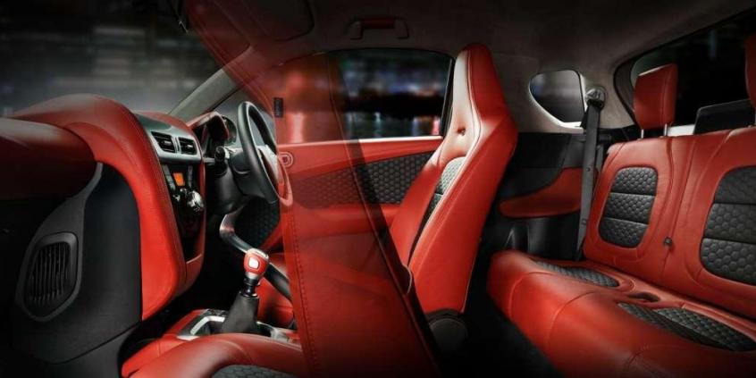 Łabędziątko ze znakiem Aston Martin