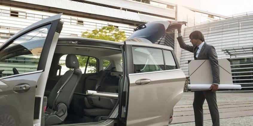 Ford B-MAX - niewielki rodzinny spryciarz