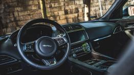 Jaguar F-Pace - elegancki mięśniak