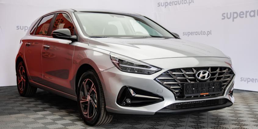 Hyundai i30 III  1.4 T-GDI kontra 1.5 T-GDI 48V — dwie twarze tego samego kompaktu