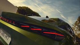 Nowy Peugeot 408 po liftingu: Bogatsze wyposażenie, ale cennik ani drgnął