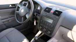 VW Golf V - skrajny ideał?