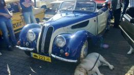 Starej motoryzacji czar ...