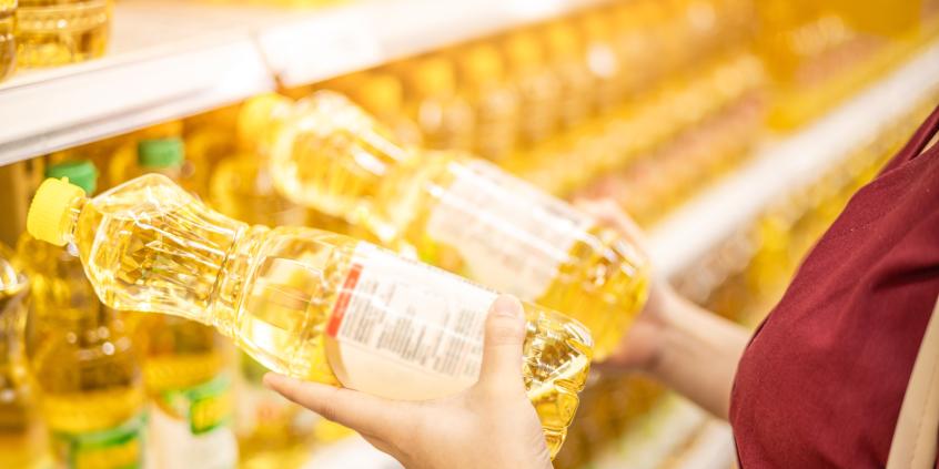 Tańsze „paliwo” z półki sklepowej? Kierowcy ryzykują poważne awarie