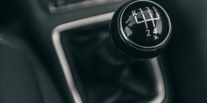 Automat, manual i sekwencja w jednej skrzyni. Porsche zgłosiło niezwykły patent