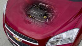 Chevrolet Trax - maska - widok z góry