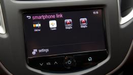 Chevrolet Trax - radio/cd/panel lcd