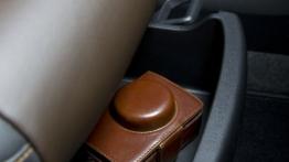 Chevrolet Trax - szuflada pod fotelem przednim