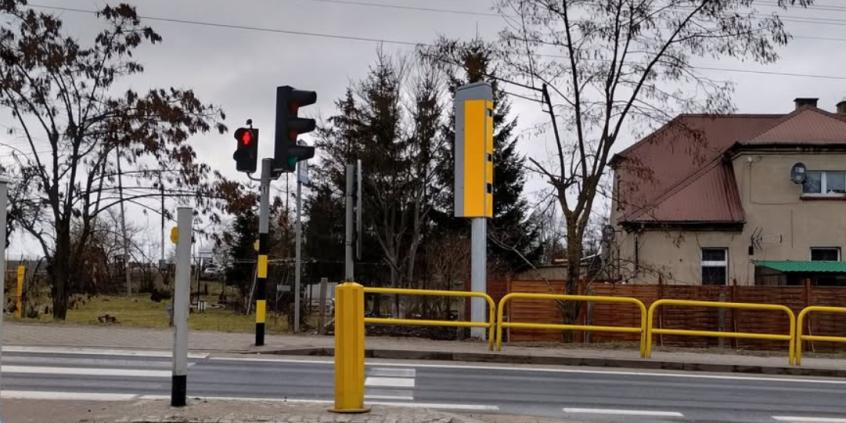 Nowe fotoradary zrobią zdjęcie z przodu i z tyłu. Kierowcy często nawet tego nie zauważą