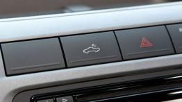 Volkswagen Amarok Double Cab - przyciski na konsoli środkowej