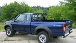 Nissan Pickup King Cab - lewy bok