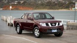Nissan Navara King Cab - widok z przodu