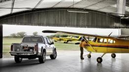 Volkswagen Amarok Double Cab - tył - bagażnik otwarty