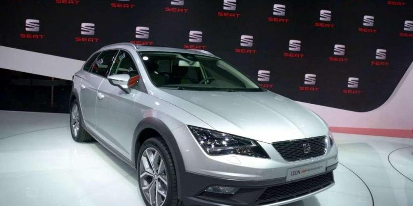 Nowi gracze na rynku kompaktów - relacja z Paryża