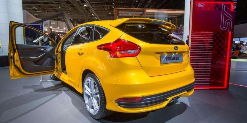 Nowi gracze na rynku kompaktów - relacja z Paryża