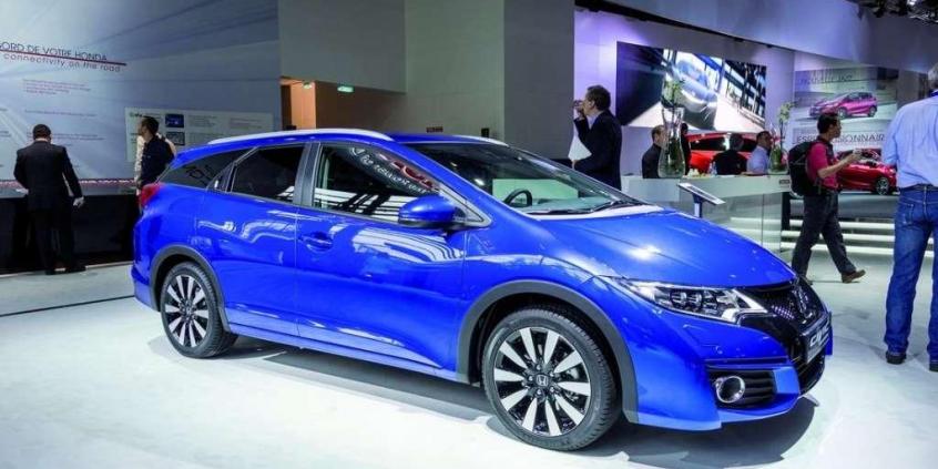 Nowi gracze na rynku kompaktów - relacja z Paryża