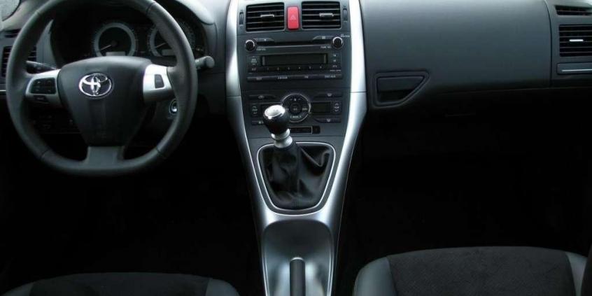 Toyota Auris 1,6 Valvematic - Klasa średnia