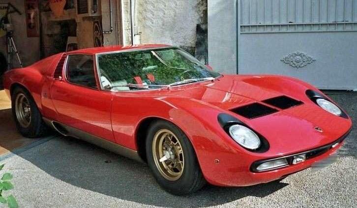 Wściekły byk - dzieło Ferruccio Lamborghiniego, wściekłego rolnika