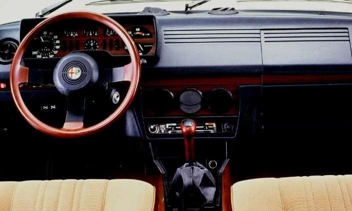 Alfa Romeo Alfetta - nowoczesna Włoszka