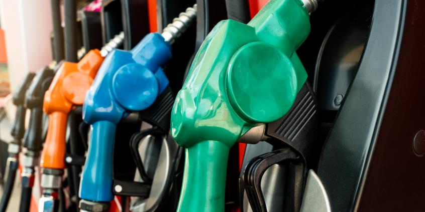Presja na rząd rośnie. Diesel za 9 zł jednoczy wyborców koalicji i opozycji