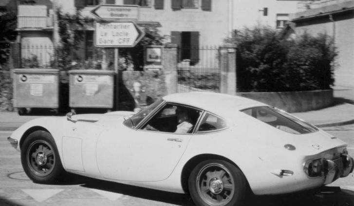 Żyje się tylko dwa razy