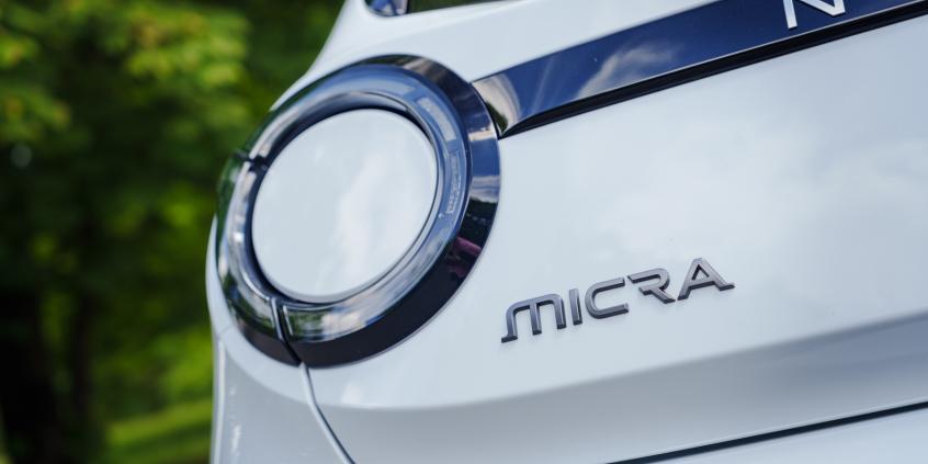 Nissan Micra 52 kWh Evolve Plus to przykład kobiecego auta. Kupimy go oczami i nie pożałujemy