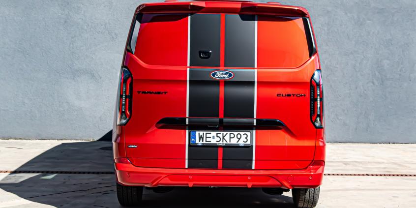 Test: Ford Transit Custom Van L1 PHEV Sport. Hybrydowy dostawczak to już nie fanaberia a wybór z rozsądku