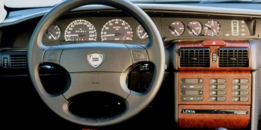 Lancia Dedra - konserwatywność ponad wszystko