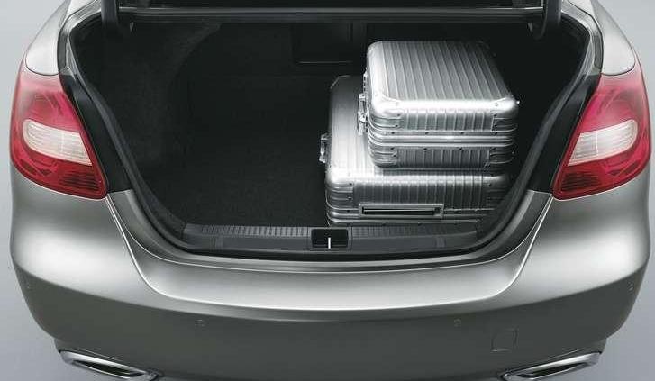 Pierwsza limuzyna Suzuki