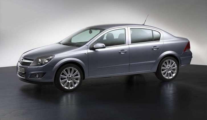 Astra III sedan z Gliwic