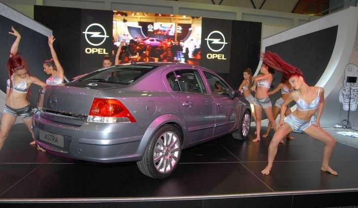 Astra III sedan z Gliwic