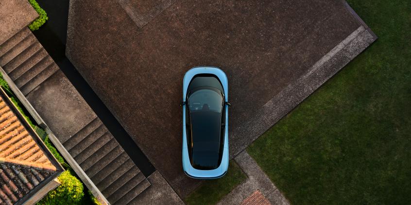 Tak wyglądałby samochód od Apple. Premiera elektrycznego Ferrari Luce dzieli fanów marki