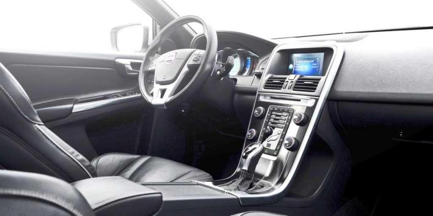 Volvo XC60 T6 AWD R-Design - niepozorny zawodnik, ze Szwecji