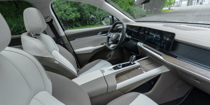 Test: MG S9 PHEV Exclusive to realna alternatywa dla minivana. Ma swoje wady, ale też potrafi się obronić