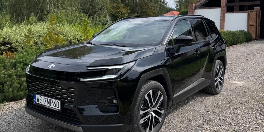 Test: Toyota RAV4 Plug-in Hybrid Executive rozdaje karty na rynku hybryd. Zweryfikowałem producenta