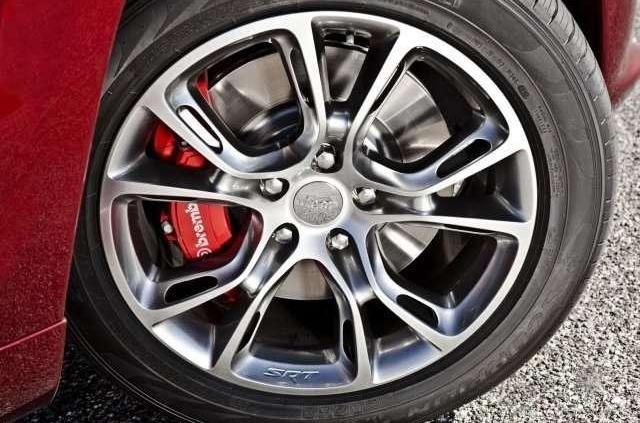 Jeep Grand Cherokee SRT8 - najmocniejszy w historii