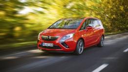 Opel Zafira Tourer BiTurbo - widok z przodu