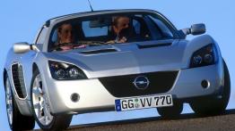 Opel Speedster Turbo - widok z przodu
