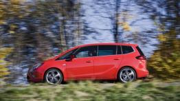 Opel Zafira Tourer BiTurbo - lewy bok