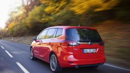 Opel Zafira Tourer BiTurbo - widok z tyłu