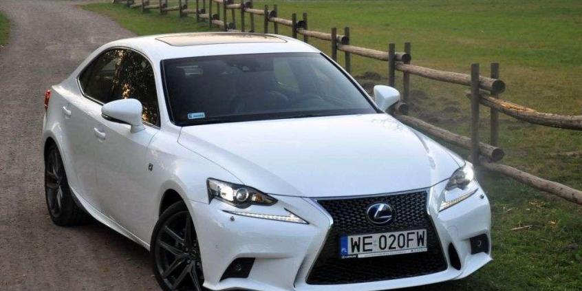 Lexus IS 300h F-Sport - miłość od drugiego wejrzenia