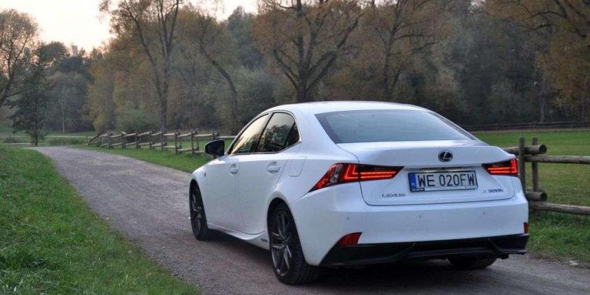 Lexus IS 300h F-Sport - miłość od drugiego wejrzenia
