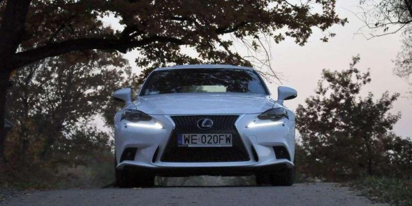 Lexus IS 300h F-Sport - miłość od drugiego wejrzenia